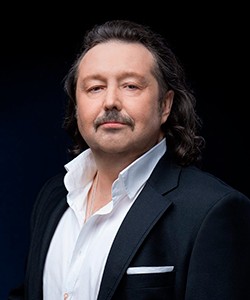 Молчан Олег Владимирович - белорусский композитор, пианист