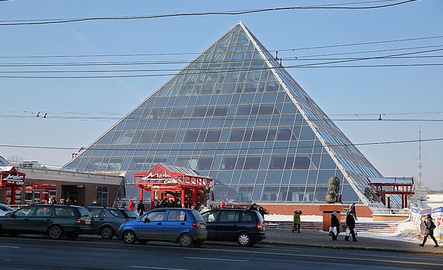 Пирамида бизнес-центра Марко-Сити в Витебске